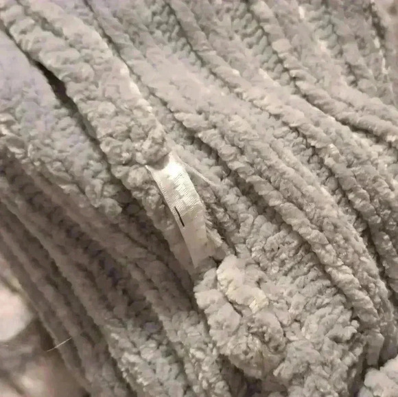 Silvery Gray Chenille Beanie w/ Brown  topper - Picture 7 of 8